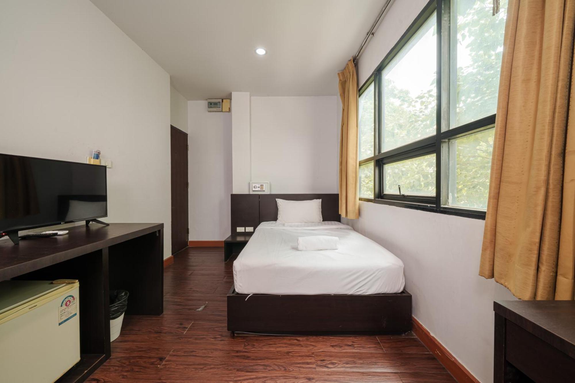 Collection O Khaosan Park Hotel